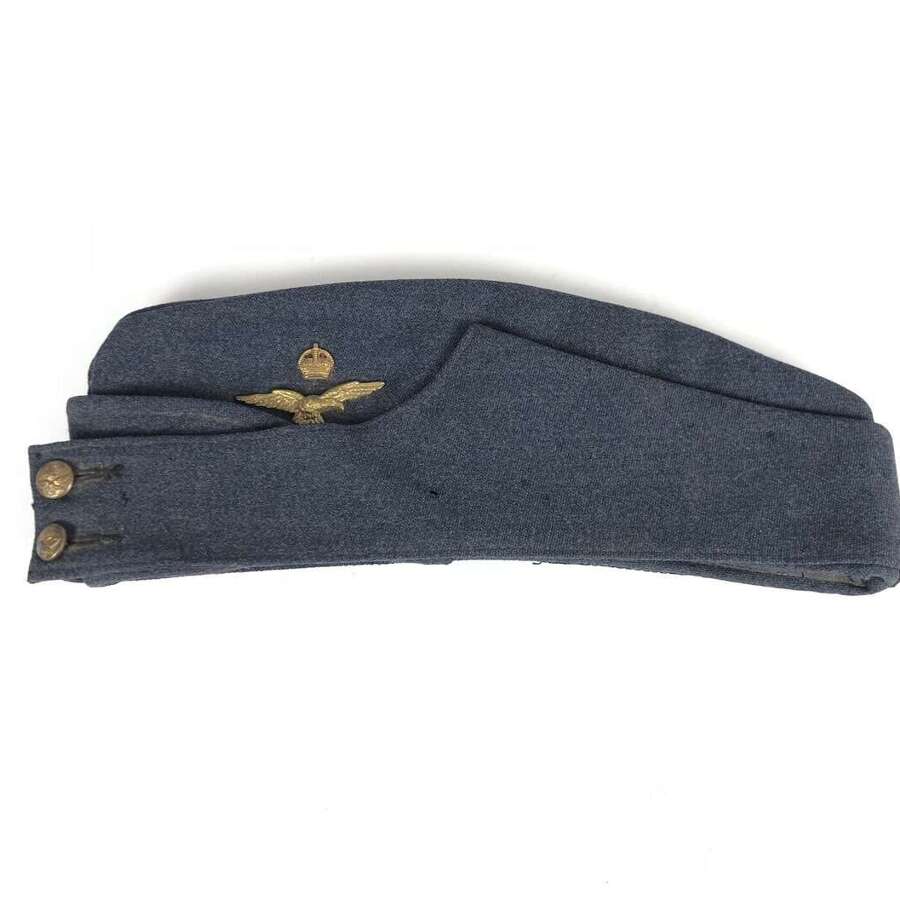 WW2 Period RAF Officer&rsquo;s Field Service Cap Badge.