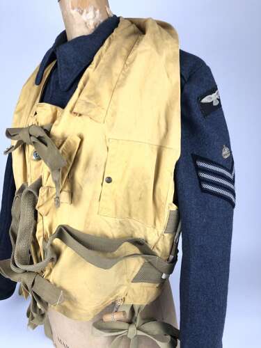 WW2 RAF 1941 Pattern Aircrew Mae West Life Jacket. Very Clean